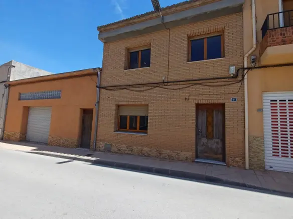 3-bedroom Townhouse In Pinoso, Spain (135 M²)