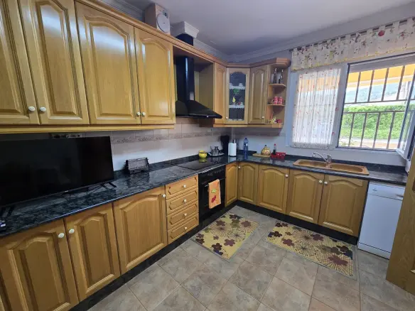 4-bedroom Detached Villa In Villena, Spain (230 M²)