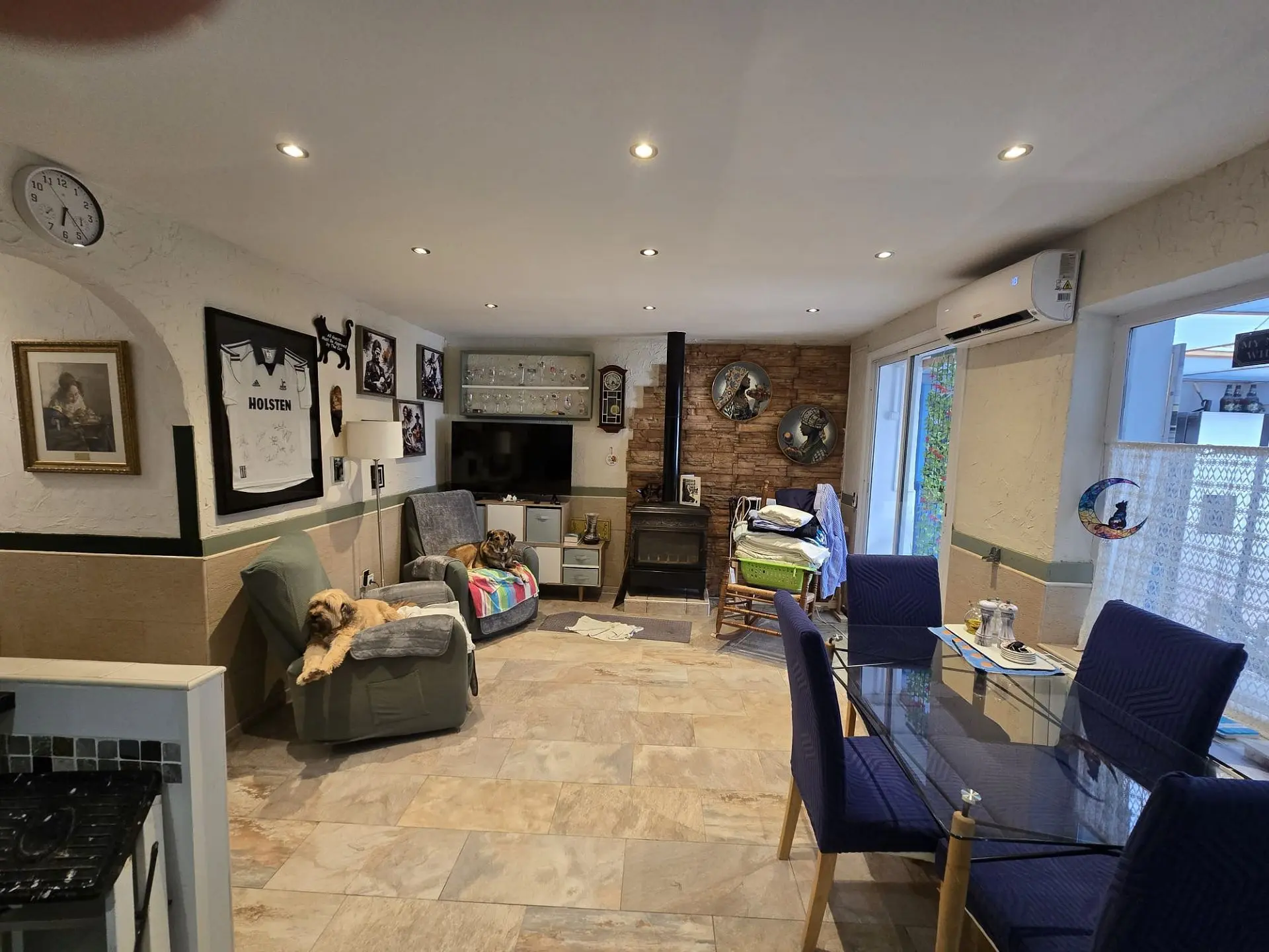 Townhouse Of 92 M² With Features In Pinoso, Spain