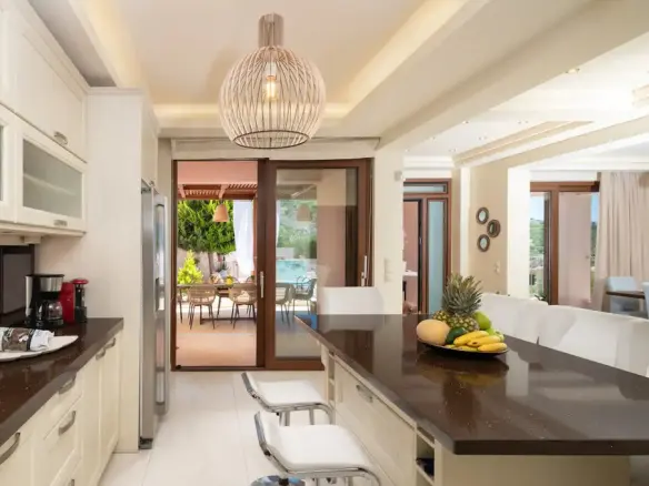Villa In Heraclion Cretes, Greece (335 M²)