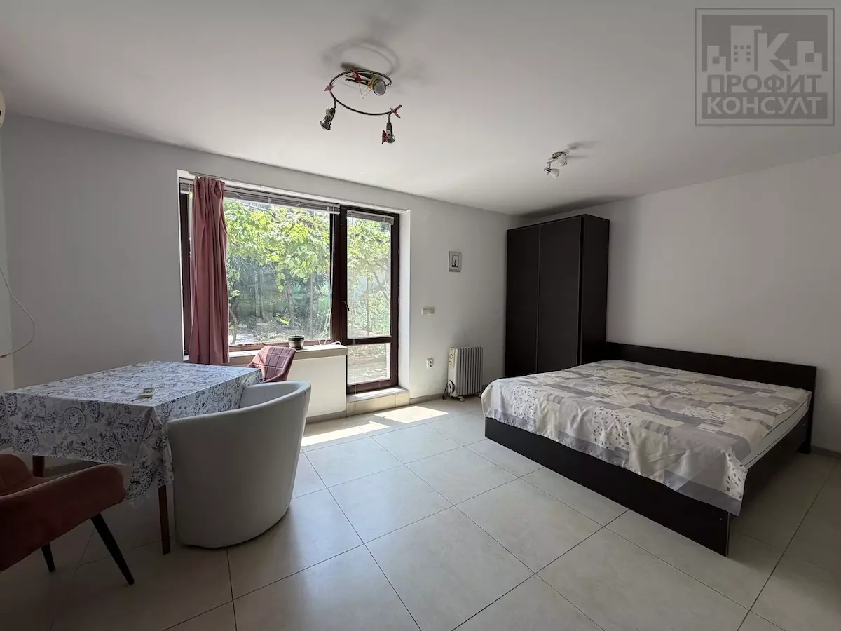 1 Studio Apartment Of 35 M² In City Centre, Veliko Tarnovo