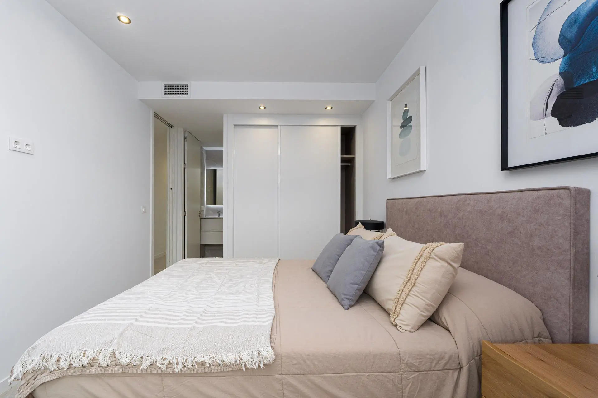 Duplex Of 193 M² With No Specific Features Mentioned In Finestrat, Spain