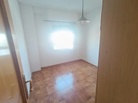 4-bedroom Flat In Elche, Spain (142 M²)