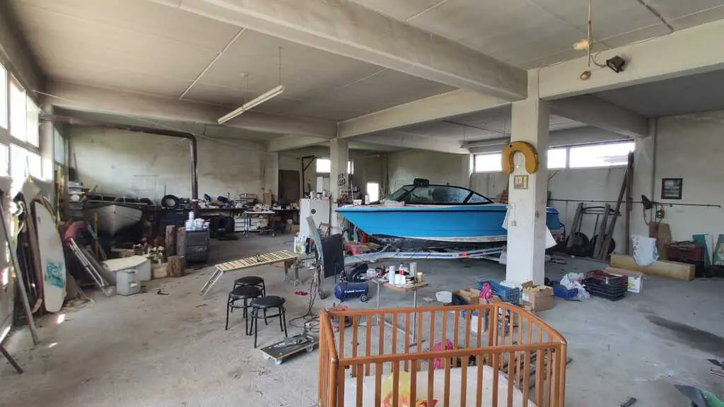 Business Of 240 M² On The Olympic Coast