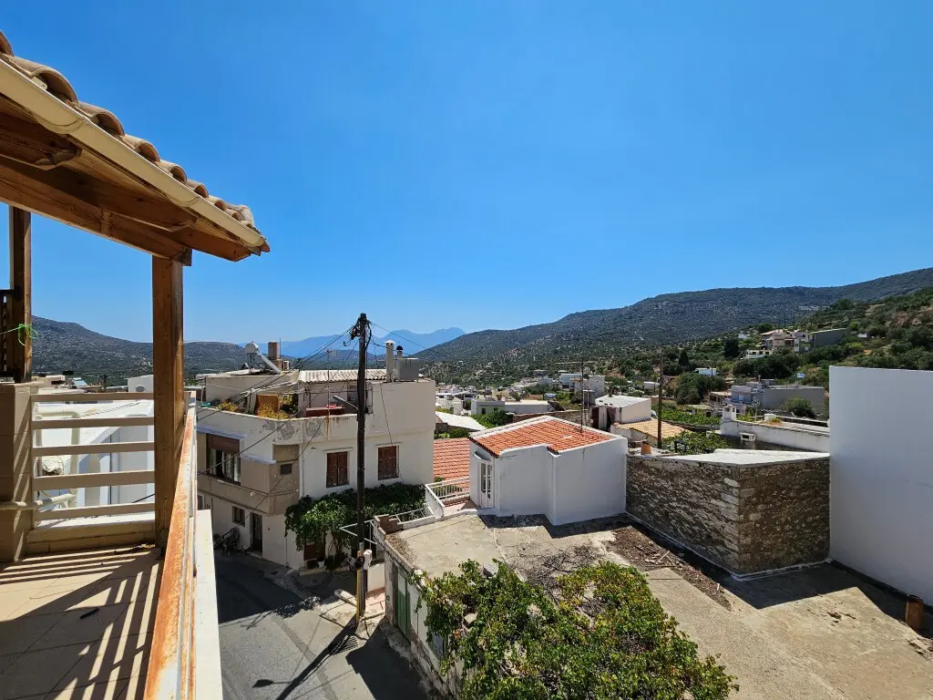 Maisonette Of 200 M² In Crete