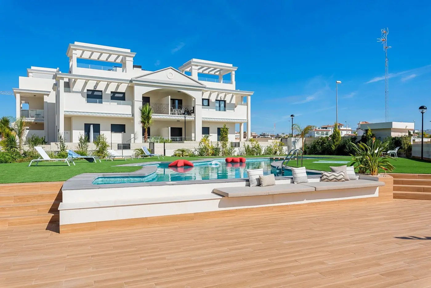 Apartment Of 107 M² In Rojales, Spain