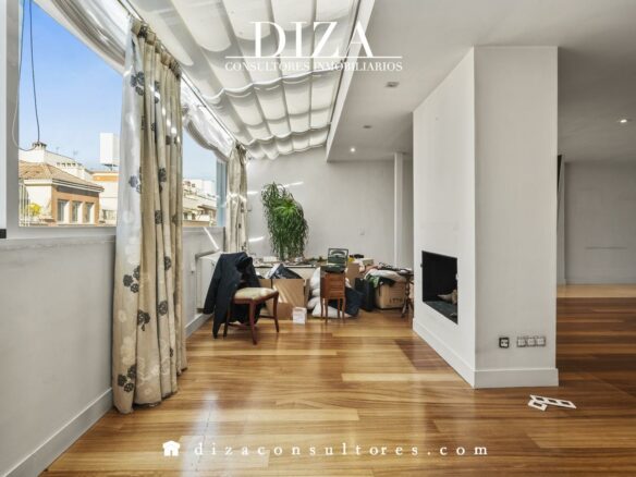 Divisible Penthouse Of X M² In Recoletos