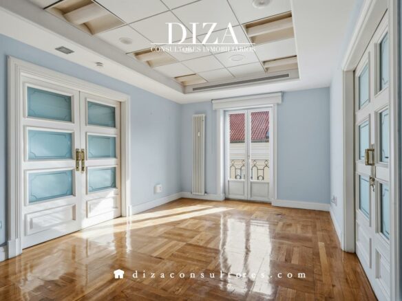 Apartment Of 150 M² With Classic Building Features In Salamanca