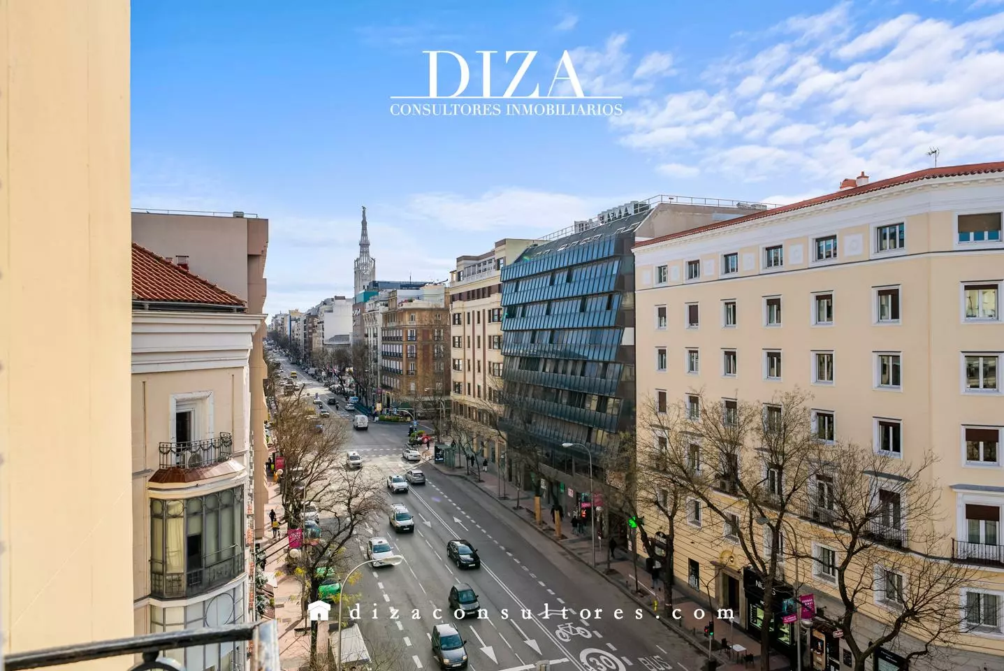 4238516-b63211f3 Apartment Of 150 M² With Classic Building Features In Salamanca
