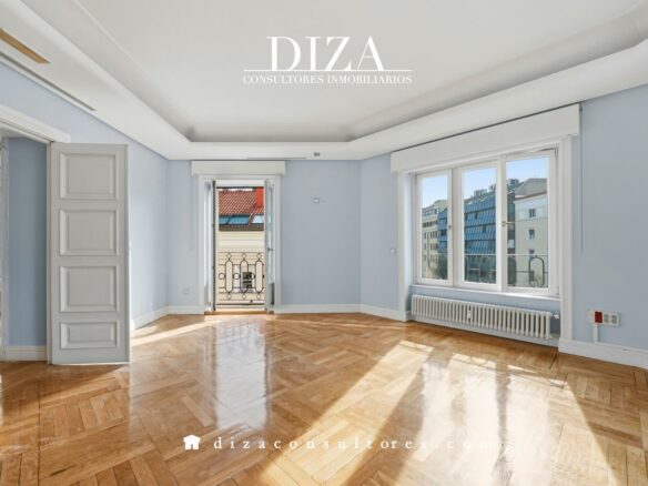 Apartment Of 150 M² With Classic Building Features In Salamanca
