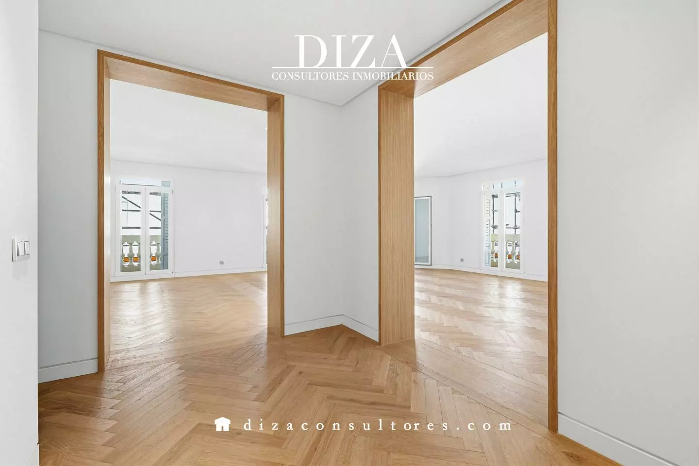 4250051-4c6d9e2f Apartment Of 75 M² With Period Features In A Classic Building From 1916