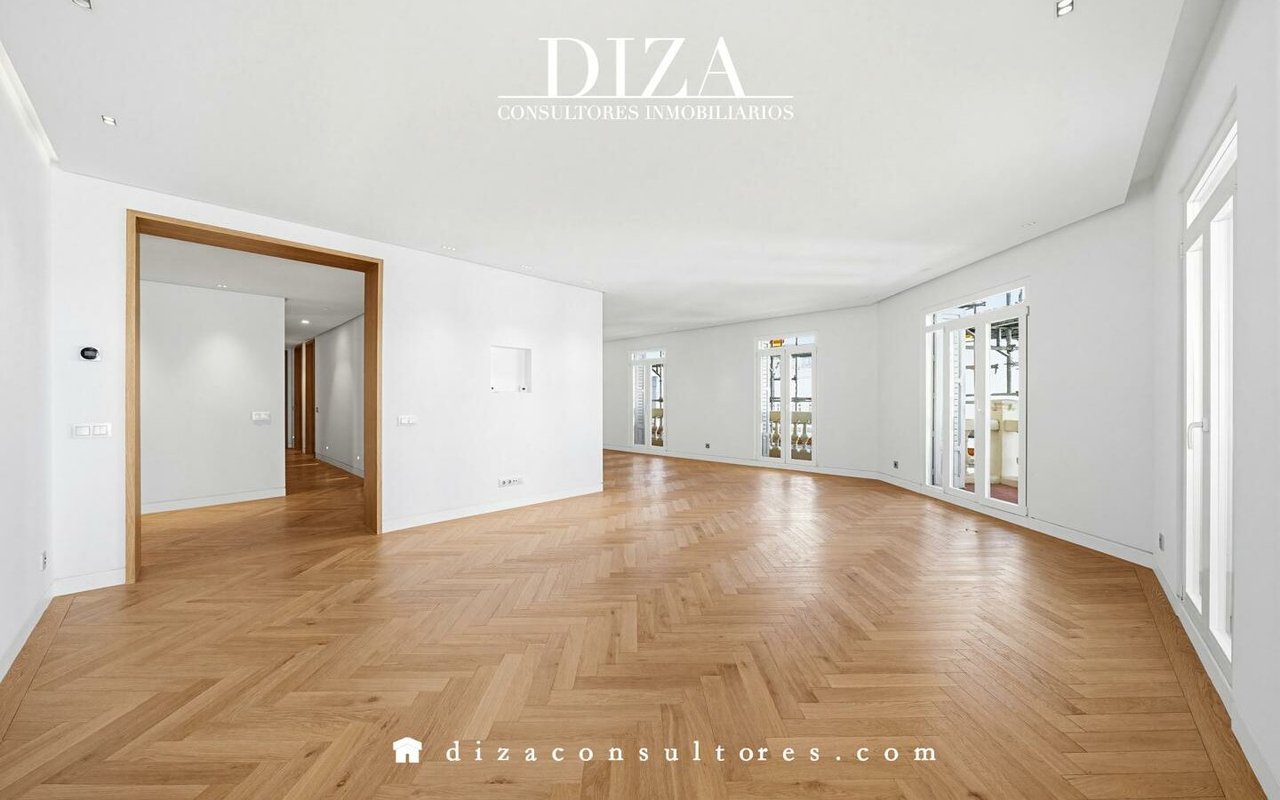 Apartment Of 75 M² With Period Features In A Classic Building From 1916
