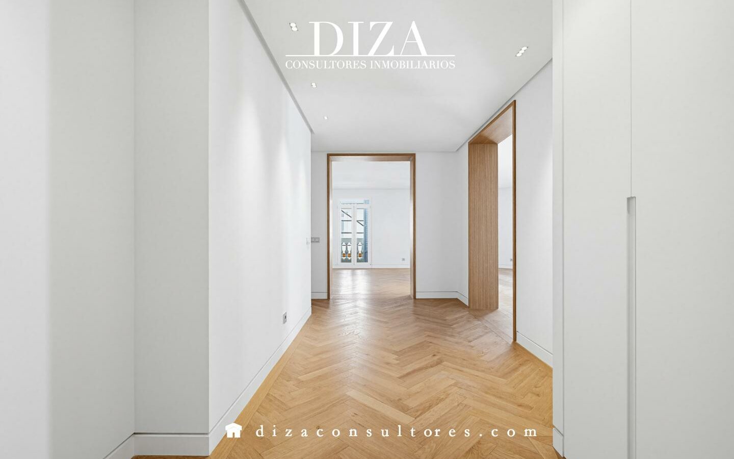 Apartment Of 75 M² With Period Features In A Classic Building From 1916