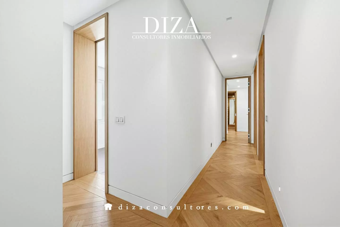 4250051-e4eb75bf Apartment Of 75 M² With Period Features In A Classic Building From 1916