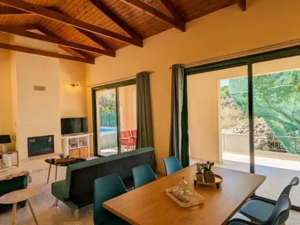 3-bedroom Flat In Vamos, Greece (118 M²)