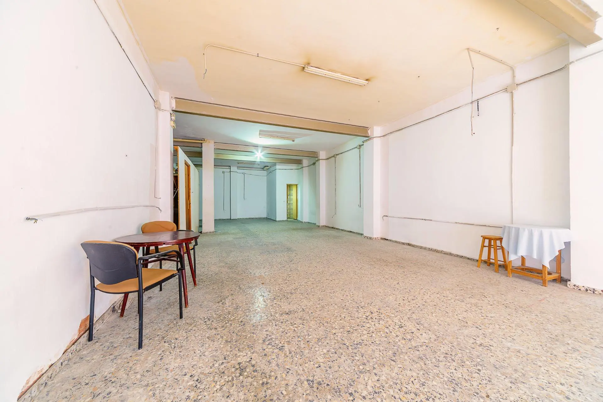 Commercial Unit 106 M² In Elche, Spain**title:** 106 M² Commercial Unit In Elche, Spain