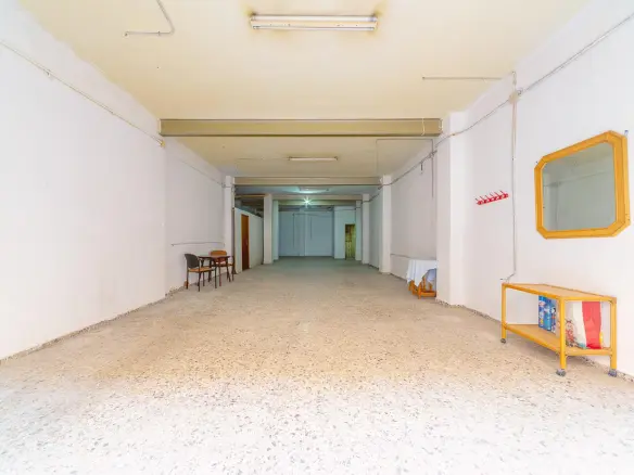 Commercial Unit In Elche, Spain (106 M²)