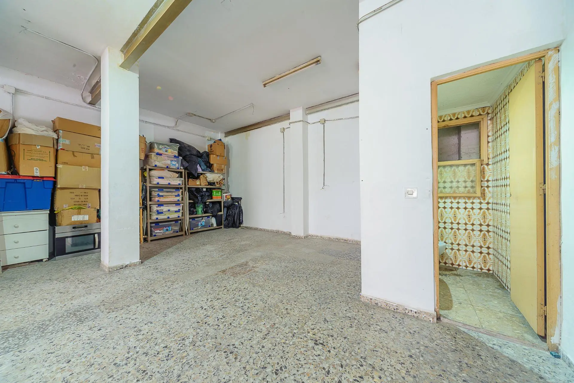 Commercial Unit 106 M² In Elche, Spain**title:** 106 M² Commercial Unit In Elche, Spain