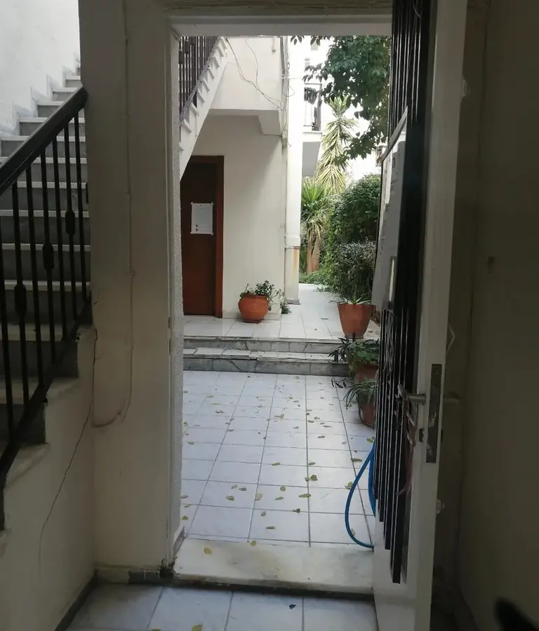 Building Of 300 M² In Athens