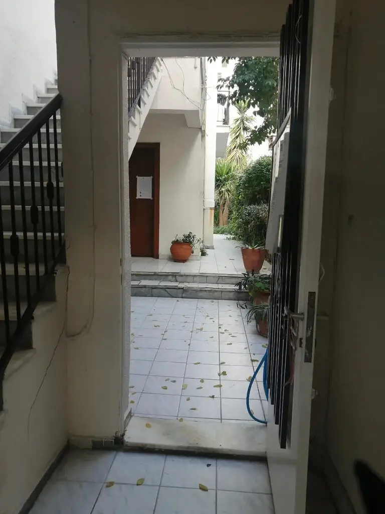 Building Of 300 M² In Athens