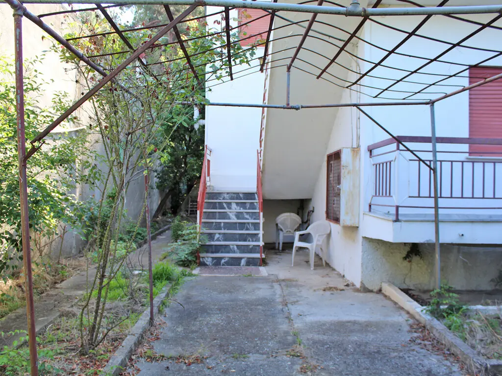 Building Of 266 M² On The Olympic Coast