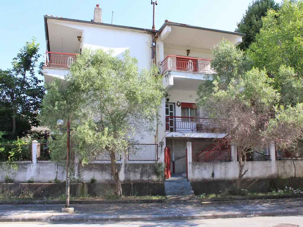 Building Of 266 M² On The Olympic Coast