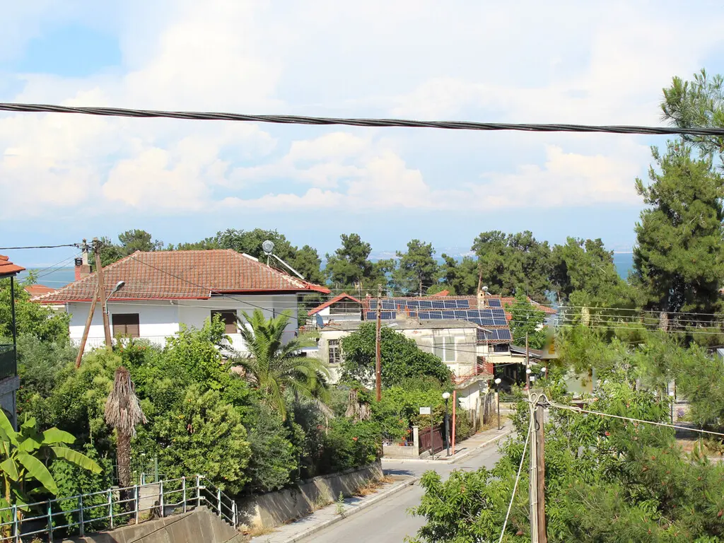 Building Of 266 M² On The Olympic Coast