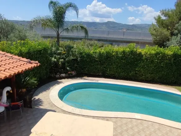 3-bedroom Maisonette In Xilokastro, Greece (118 M²)