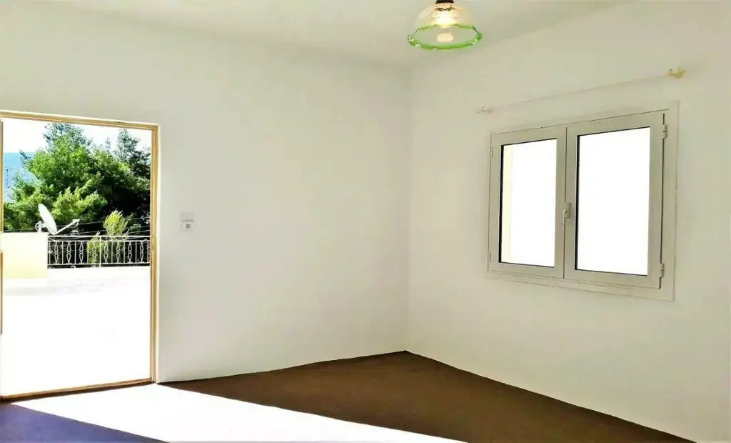 Building Of 200 M² In Athens