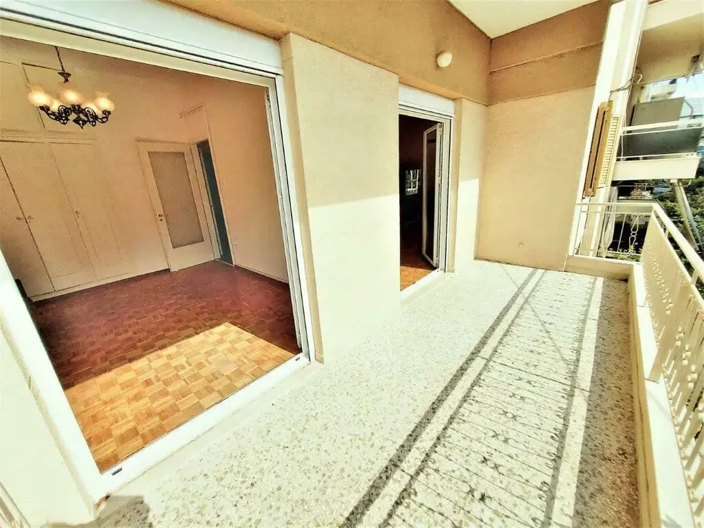 Building Of 200 M² In Athens