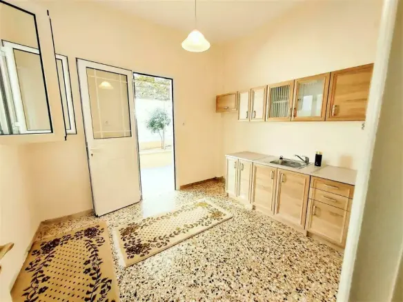 5-bedroom Building In Filothei, Greece (200 M²)