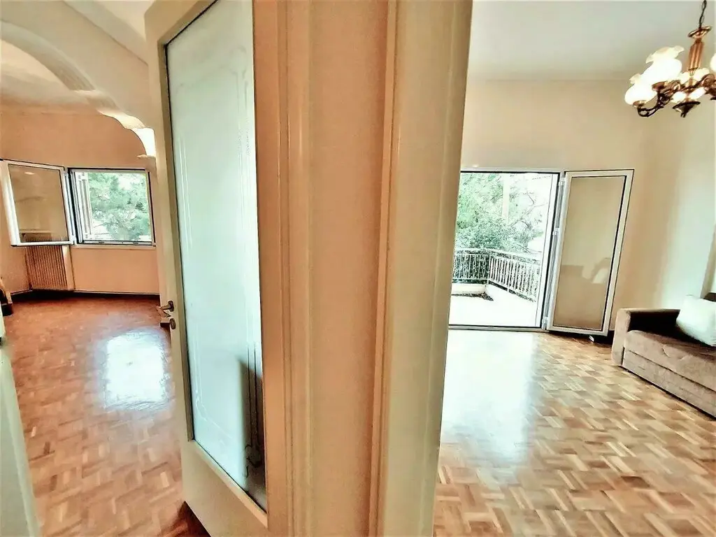 Building Of 200 M² In Athens