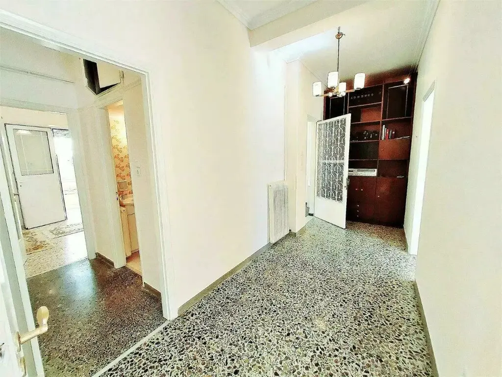 Building Of 200 M² In Athens