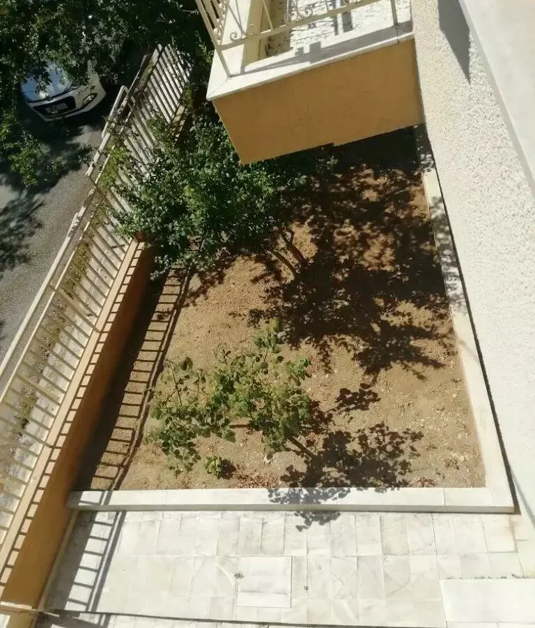 Building Of 200 M² In Athens