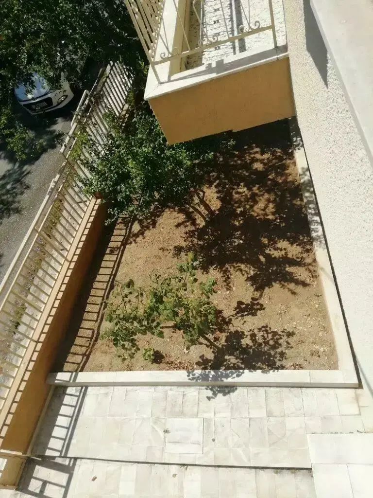Building Of 200 M² In Athens
