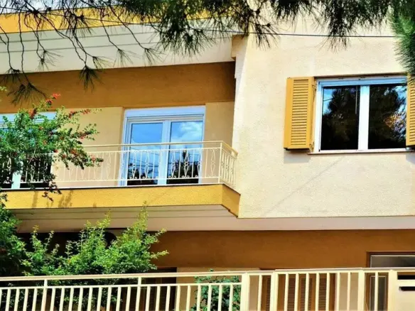 Building Of 200 M² In Athens