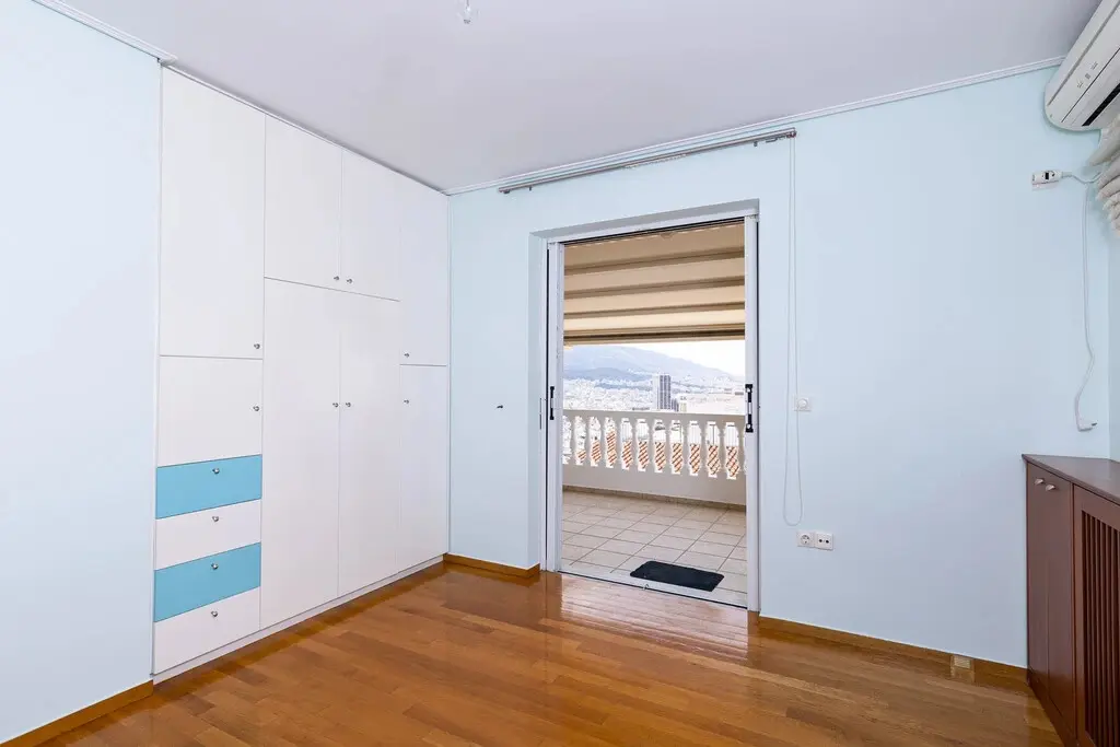 Maisonette Of 145 M² In Athens