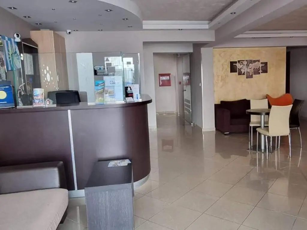Hotel Of 600 M² On The Olympic Coast
