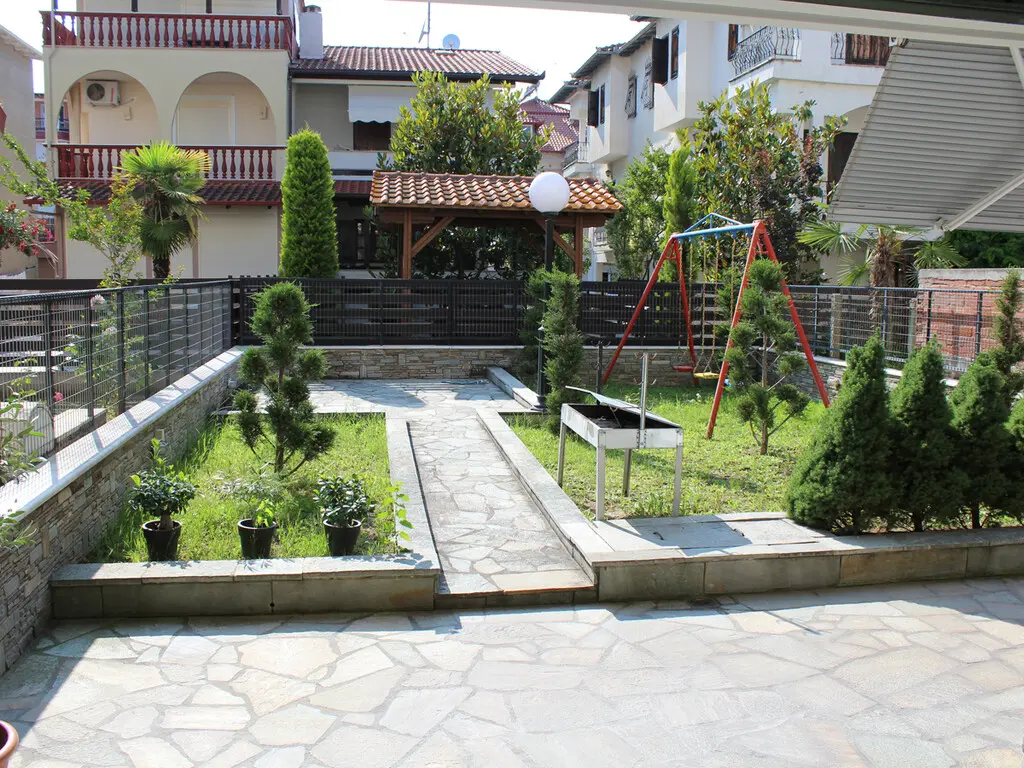 Building Of 300 M² In The Olympic Coast
