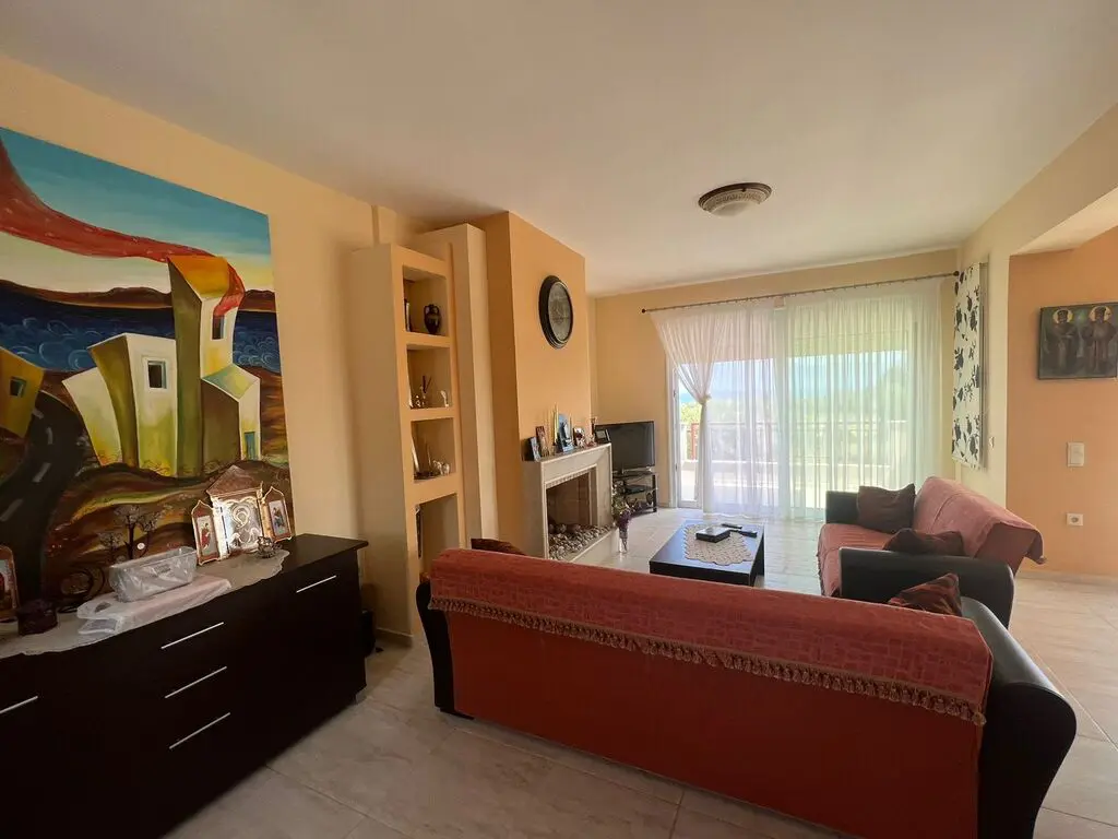 For Sale Detached House 196 M² On The Euboea Island