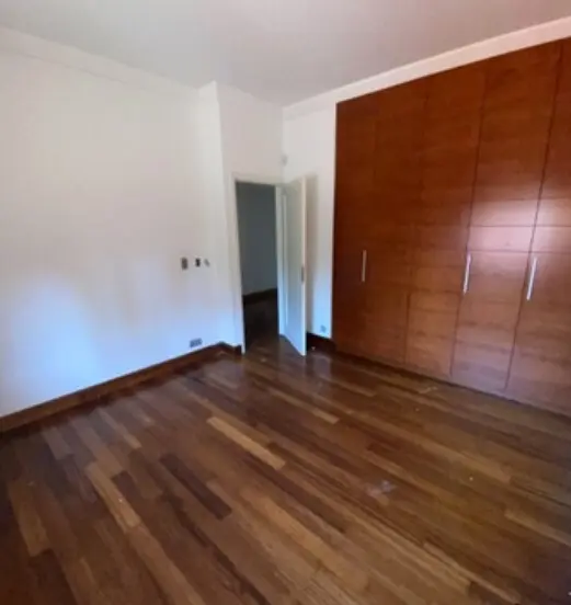 Detached House Of 717 M² In Athens