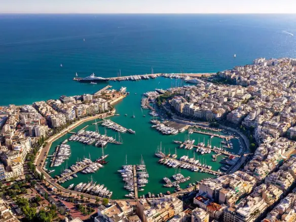 Land Of 260 M² In Athens