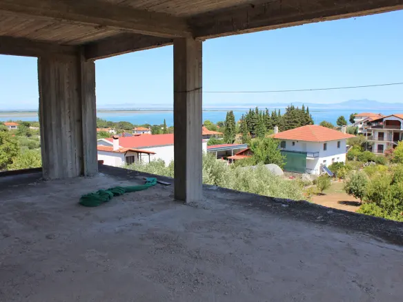 Building Of 200 M² On The Olympic Coast