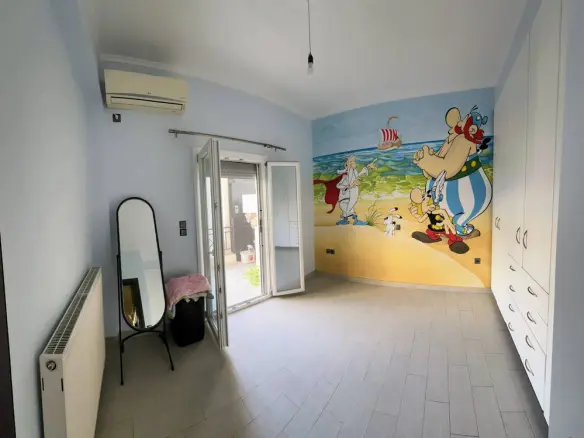 3-bedroom Flat In Koridallos, Greece (93 M²)