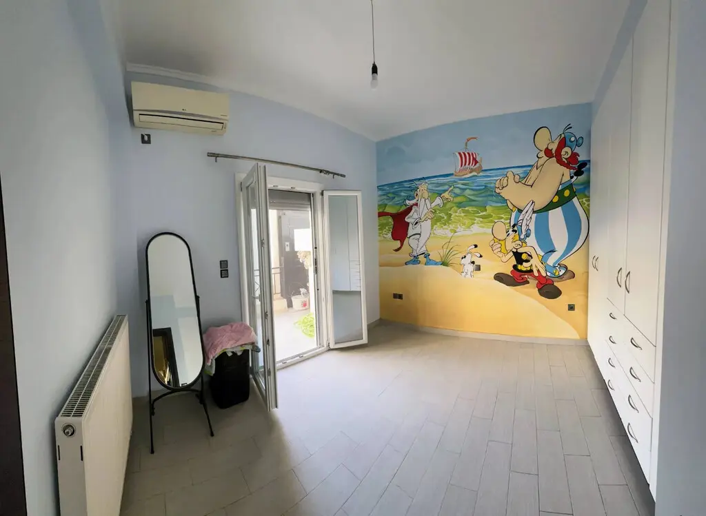 Flat Of 93 M² In Athens