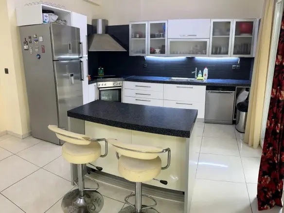 Flat Of 93 M² In Athens