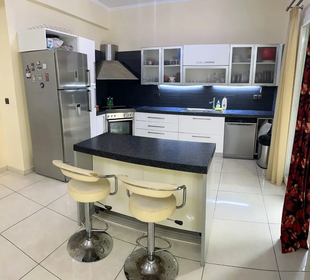 Flat Of 93 M² In Athens