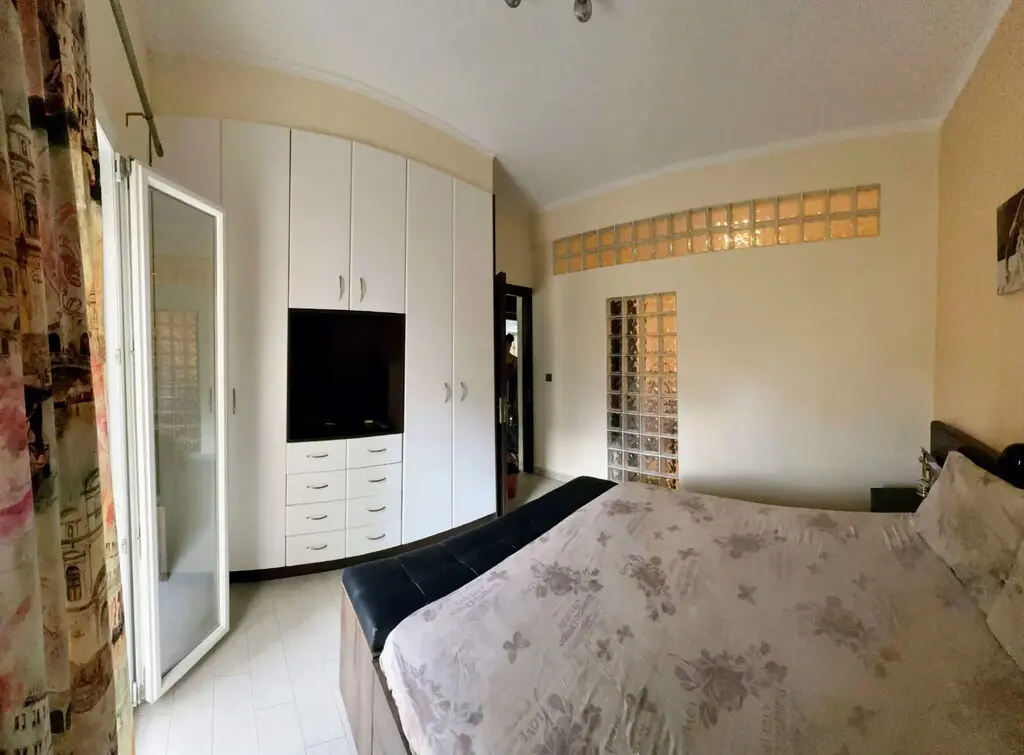 Flat Of 93 M² In Athens