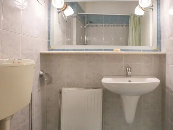 3-bedroom Building In Petralona, Greece (316 M²)