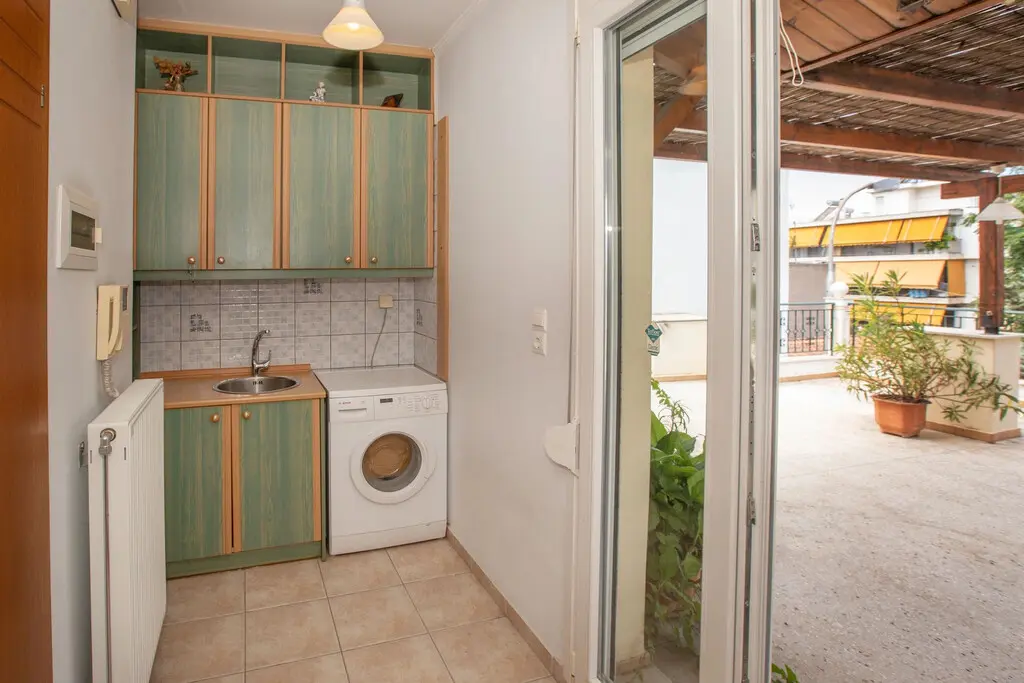 For Sale Building 316 M² In Athens